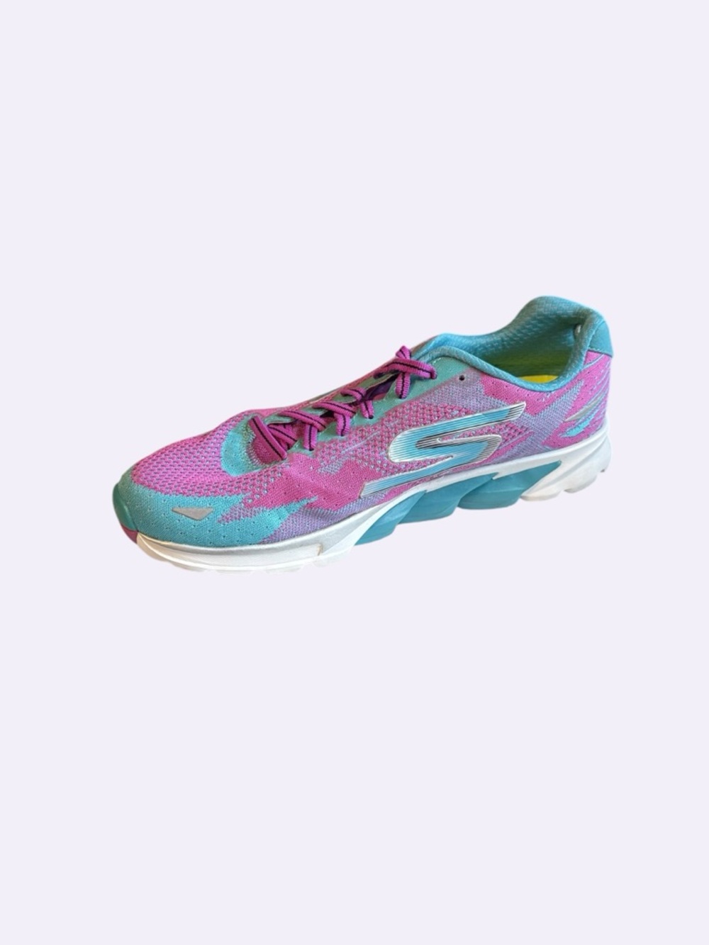 Women’s sketchers go run sneakers. Size 9.